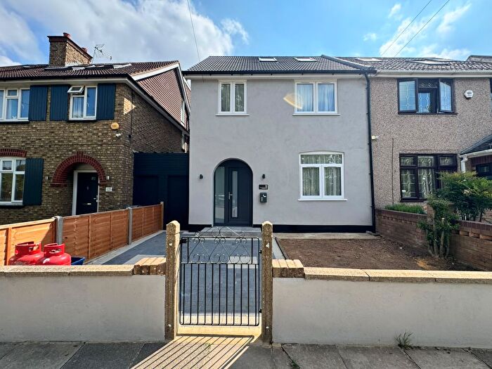 4 Bedroom Semi Detached House To Rent In Church Road, Hounslow, TW5