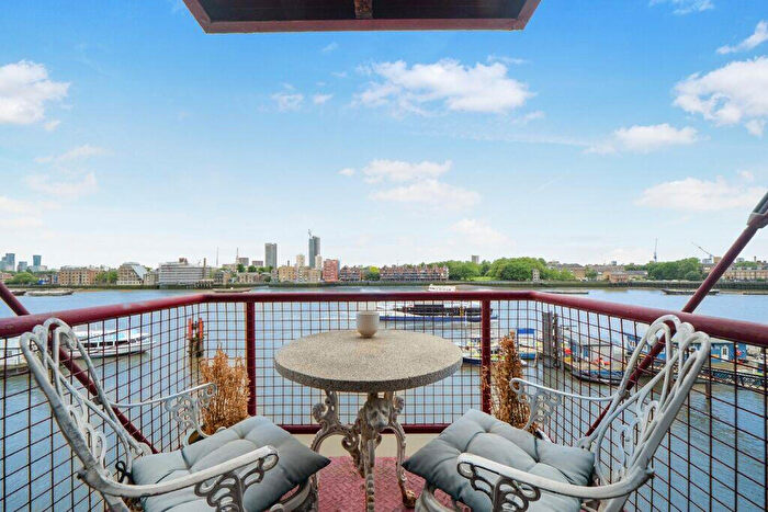 3 Bedroom Apartment For Sale In St Johns Wharf, - Wapping High Street, Wapping, E1W