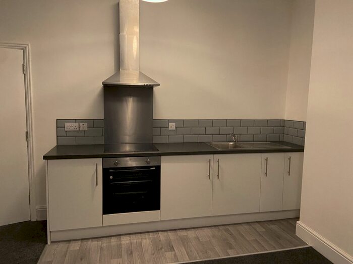 2 Bedroom Flat To Rent In Albany Road, Earlsdon, Coventry, CV5
