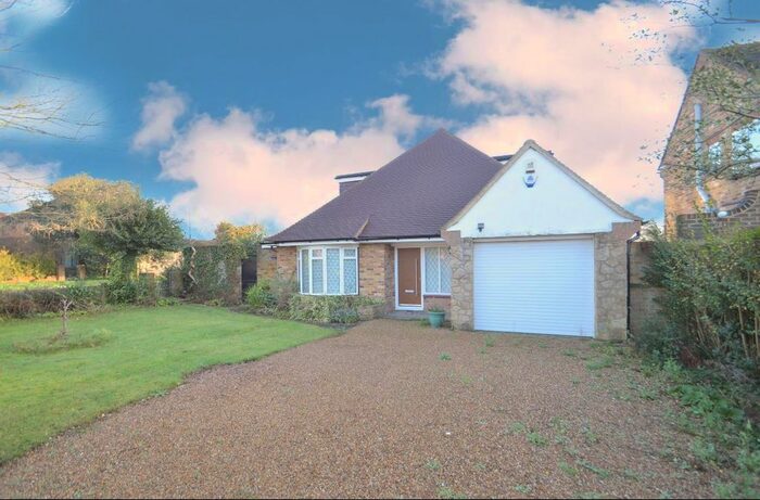 3 Bedroom Detached Bungalow To Rent In Highfield Drive, Ickenham, UB10