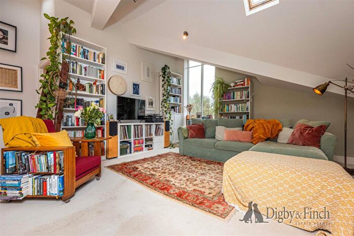 2 Bedroom Apartment For Sale In Main Road, Radcliffe-On-Trent, Nottingham, NG12