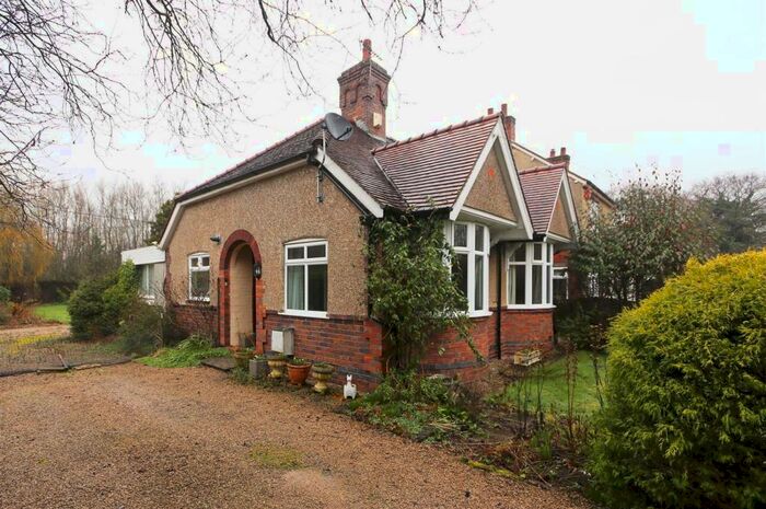 2 Bedroom Detached Bungalow For Sale In Nottingham Road, Ashby-De-La-Zouch, LE65