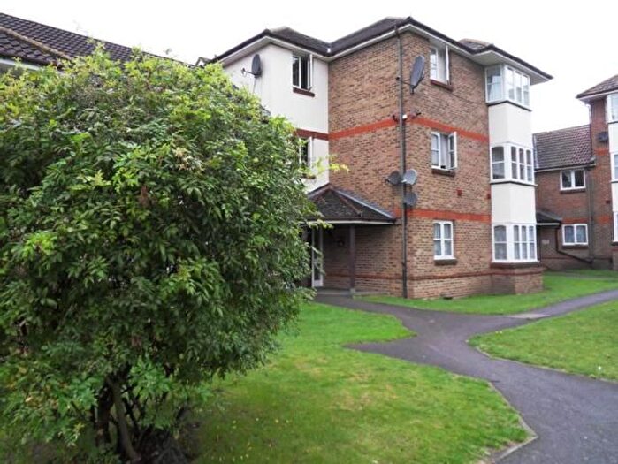 1 Bedroom Flat To Rent In Stirling Grove, TW3