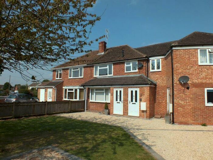 2 Bedroom End Of Terrace House To Rent In Hazel Crescent, Kidlington, OX5