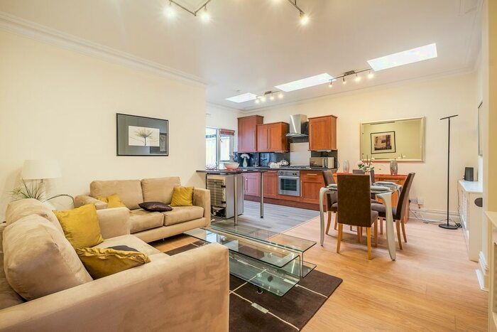 2 Bedroom Flat To Rent In Ashburn Gardens, London, SW7
