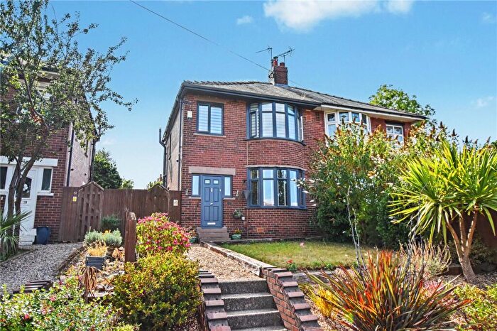 3 Bedroom Semi Detached House For Sale In Corporation Street, Morley, Leeds, LS27