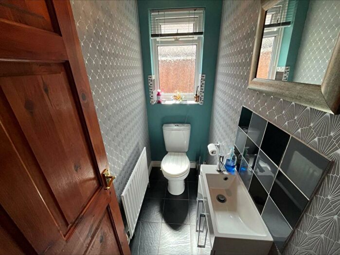 2 Bedroom Detached Bungalow For Sale In Dove Close, Louth, LN11