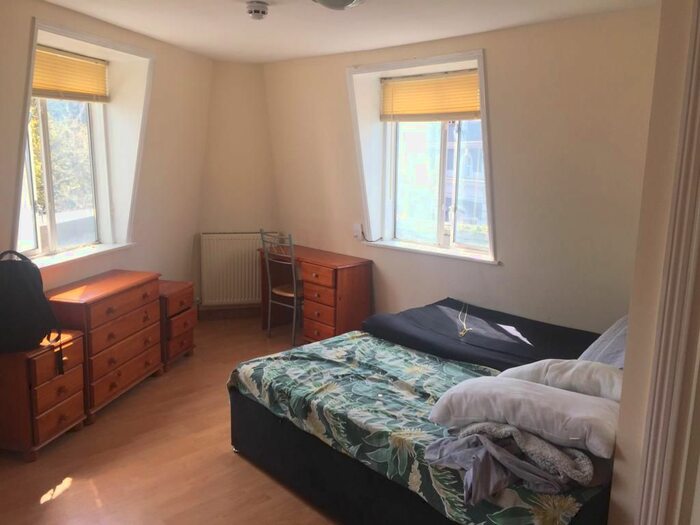 Studio To Rent In King's Cross Road, London, WC1X