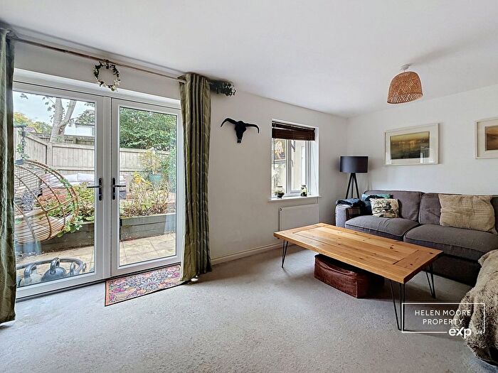 3 Bedroom Semi-Detached House For Sale In Sunnydale Close, Ivybridge, Devon, PL21
