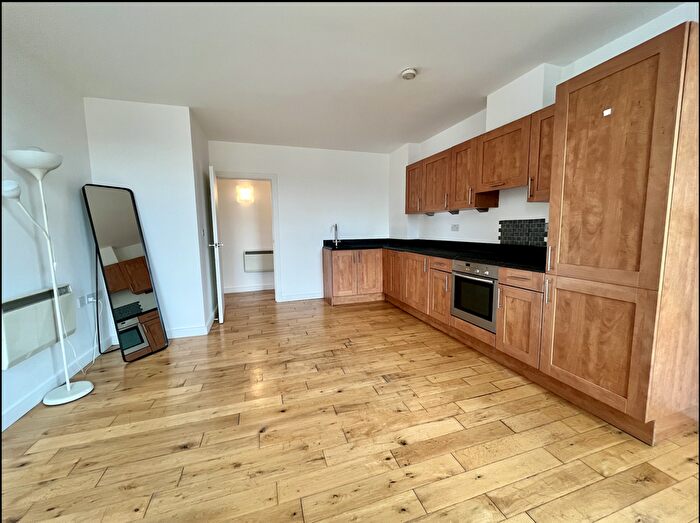 2 Bedroom Flat To Rent In Stoke Newington, London, N16