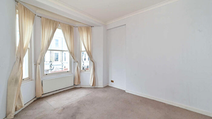 2 Bedroom Apartment For Sale In Westgate Terrace, London, SW10