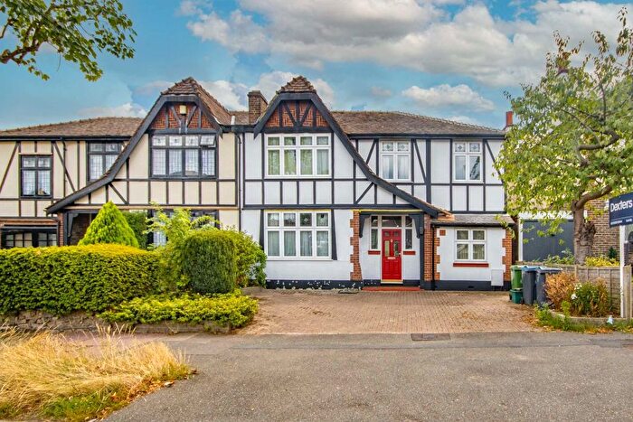 1 Bedroom Flat To Rent In Surbiton Hill Park, Surbiton, KT5