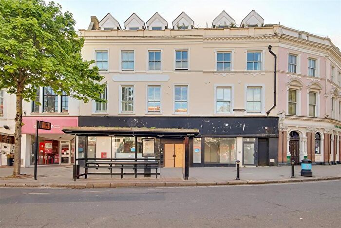 1 Bedroom Apartment For Sale In South Street, Worthing, BN11