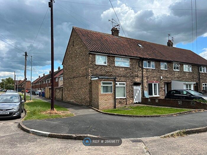 3 Bedroom End Terrace House To Rent In Bickleigh Grove, Hull, HU8
