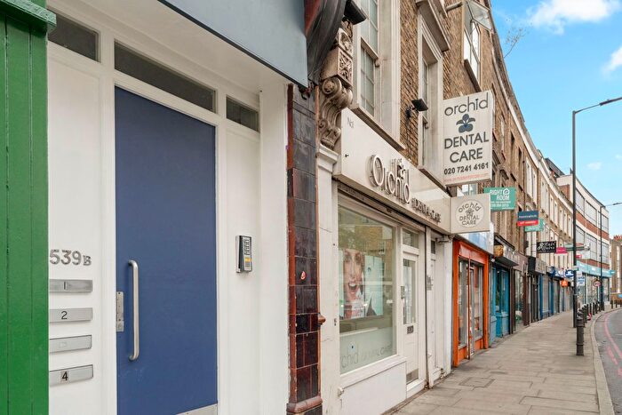 2 Bedroom Flat For Sale In Kingsland Road, London, E8