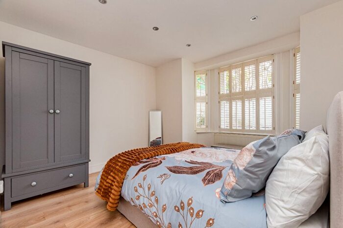 2 Bedroom Flat To Rent In Marlborough Road, Richmond, TW10