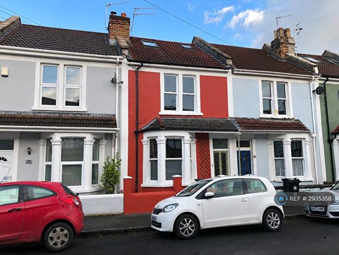 3 Bedroom Terraced House To Rent In Carrington Road, Bristol, BS3