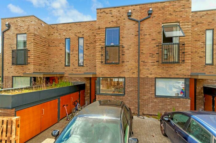 2 Bedroom House To Rent In Lilywhite Drive, Cambridge, CB4