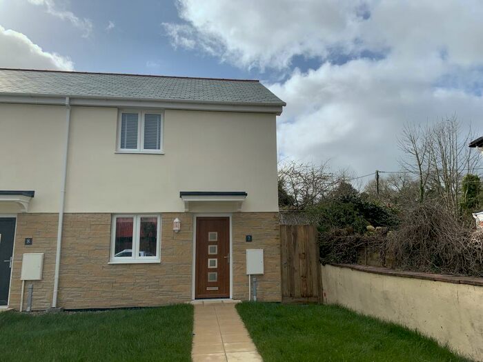 3 Bedroom House To Rent In St Austell, PL25