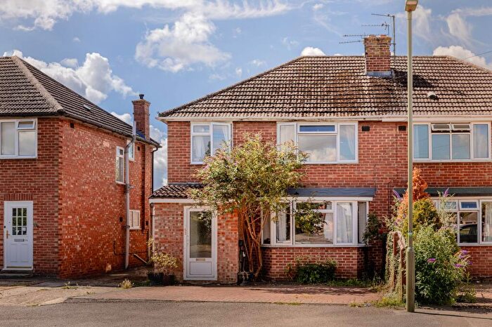 4 Bedroom Semi-Detached House For Sale In Hazel Crescent, Kidlington, OX5