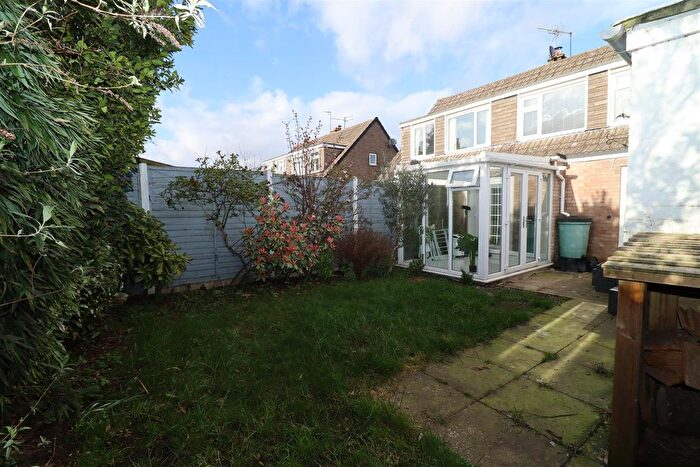 3 Bedroom Property For Sale In West Hall Garth, South Cave, Brough, HU15