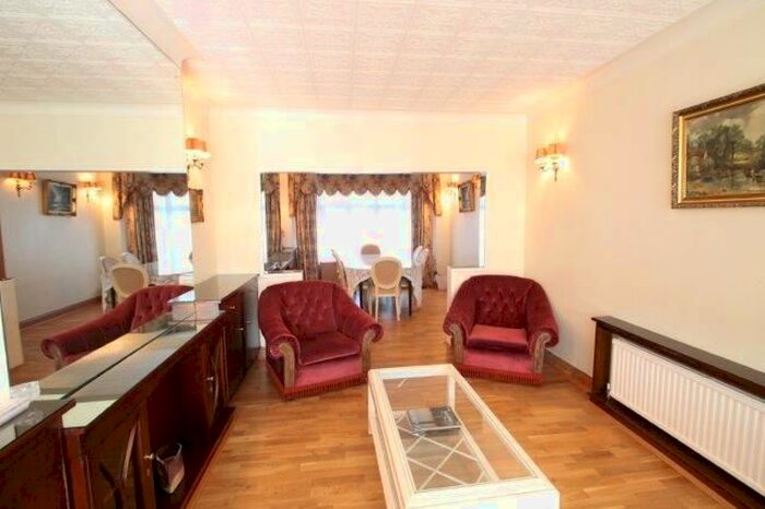 3 Bedroom Semi-Detached House To Rent In Pentland Close, London, NW11