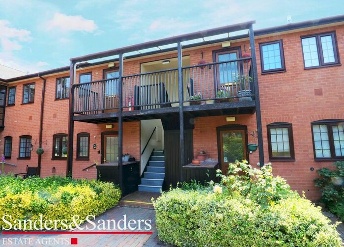 1 Bedroom Property To Rent In Kinwarton Road, Alcester, B49