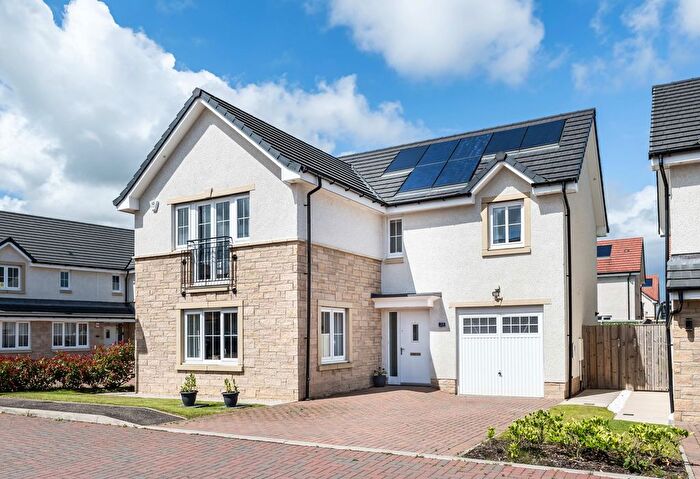 4 Bedroom Detached House For Sale In Lamond Crescent, Winchburgh, EH52