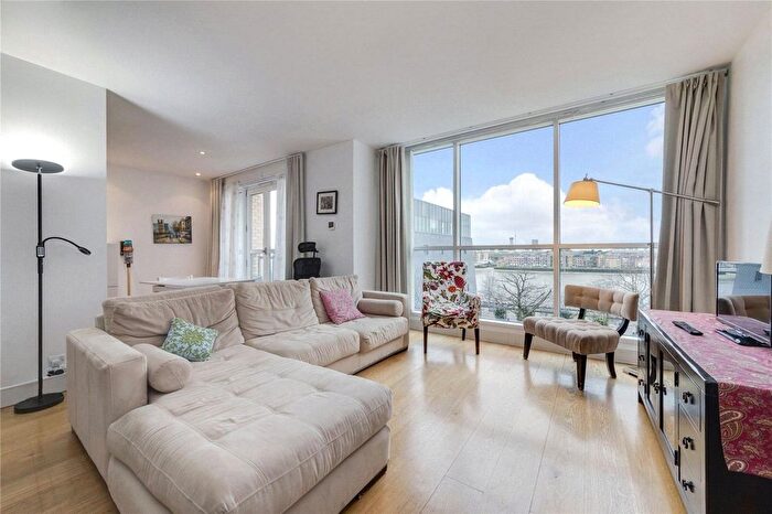 2 Bedroom Flat To Rent In Eaton House, Westferry Circus, E14