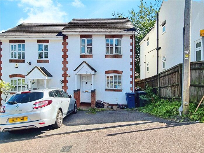 2 Bedroom Property To Rent In Totteridge Road, High Wycombe, HP13