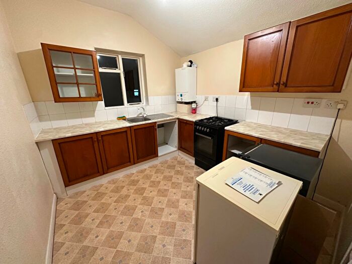 1 Bedroom Flat To Rent In Dersingham Avenue, London, E12