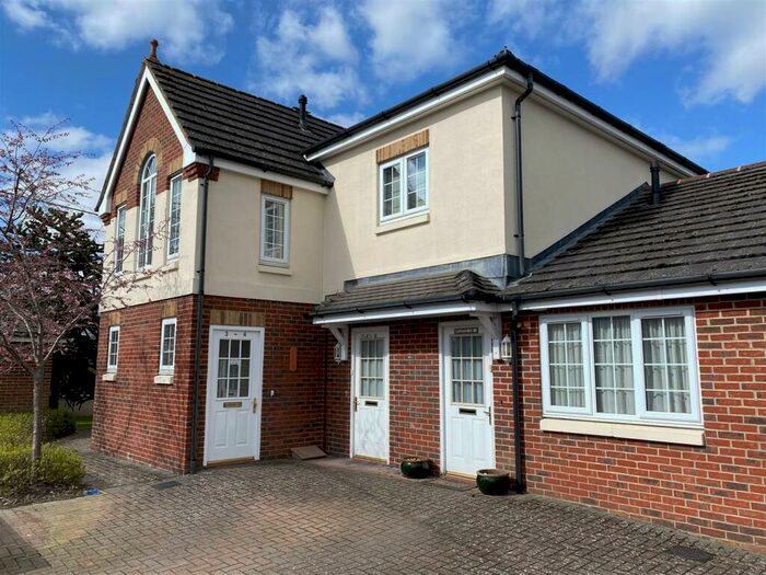 2 Bedroom Flat To Rent In Stannington Crescent, Totton, Southampton, SO40