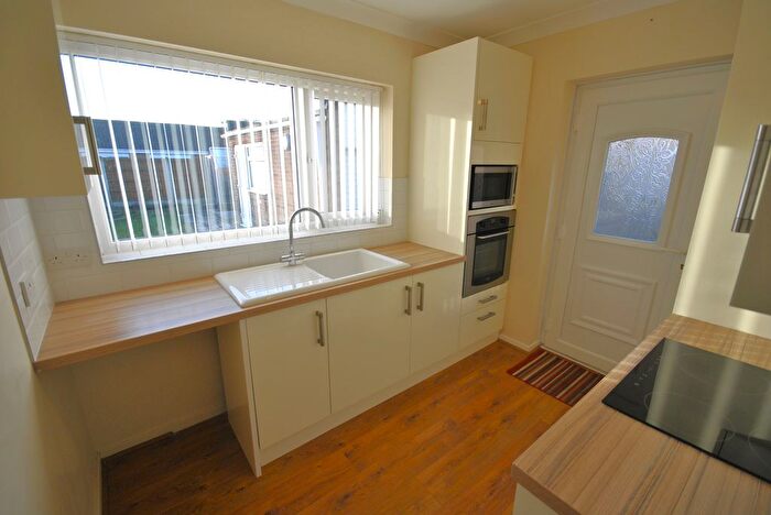 2 Bedroom Semi-Detached Bungalow For Sale In Sturton Close, Bessacarr, Doncaster, DN4