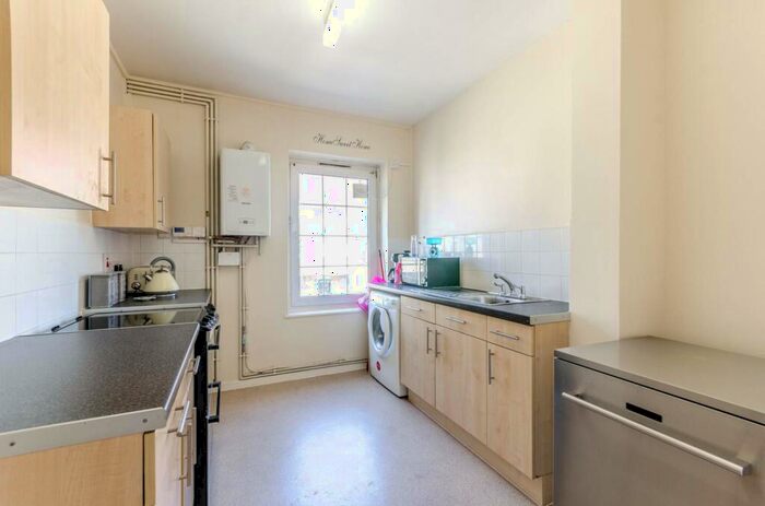 1 Bedroom Flat To Rent In Watts Street, Wapping, London, E1W