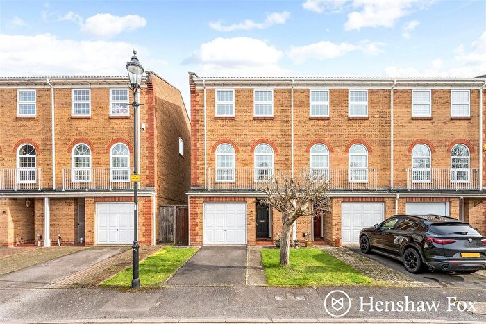 4 Bedroom Town House For Sale In Court Royal Mews, Southampton, Hampshire, SO15