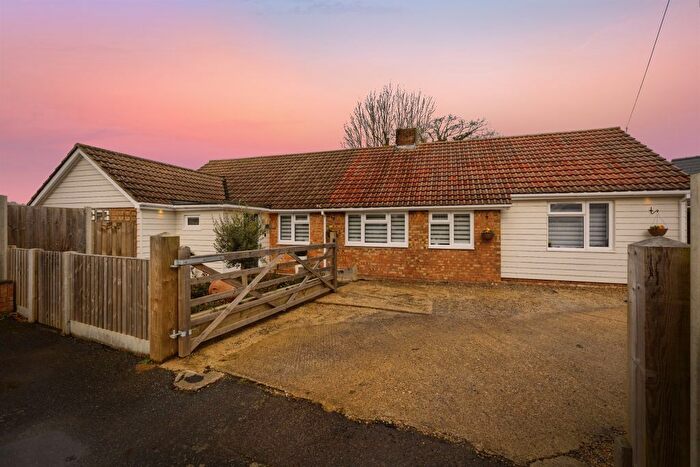 4 Bedroom Detached Bungalow For Sale In Steeds Close, Kingsnorth, Ashford, TN26