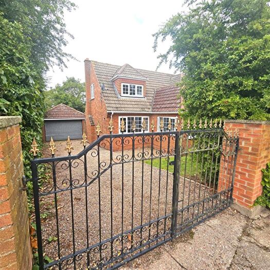 3 Bedroom House For Sale In Middle Plantation, Belle Eau Park, Newark, NG22