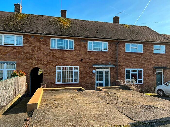 3 Bedroom Terraced House To Rent In Woodbridge Lane, Romford, RM3