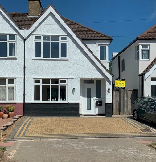 3 Bedroom Semi-Detached House To Rent In Kent Road West Wickham, BR4