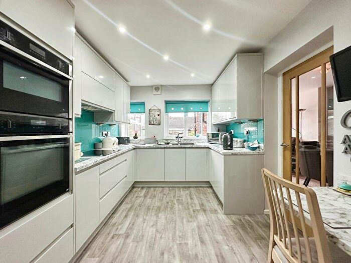 4 Bedroom Link Detached House For Sale In Buckingham Drive, Bury, BL8