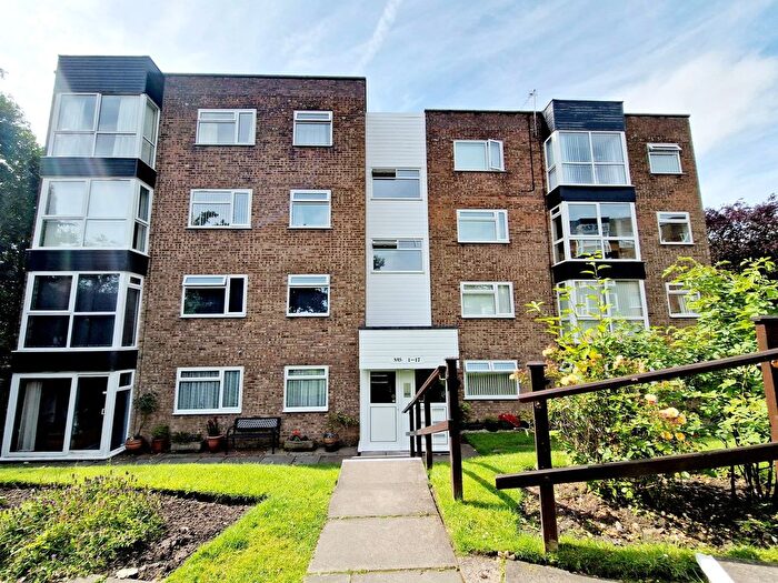 2 Bedroom Flat To Rent In Lowther Road, Prestwich, M25