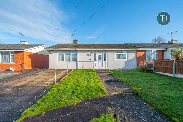 2 Bedroom Semi-Detached Bungalow For Sale In Hillside Drive, Little Sutton, Ellesmere Port, CH66