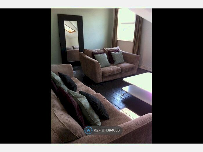 2 Bedroom Flat To Rent In Feversham Crescent, York, YO31