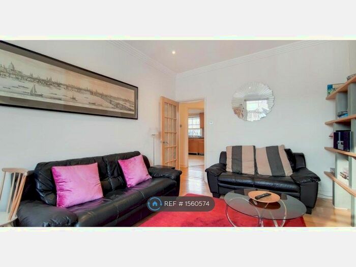 2 Bedroom Flat To Rent In Portobello Road, London, W10