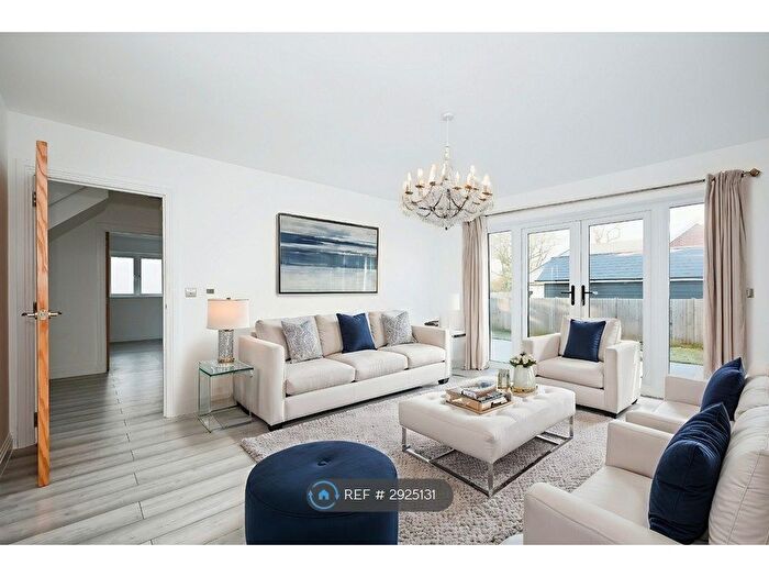 4 Bedroom Detached House To Rent In Stoney Hills, Burnham-On-Crouch, CM0