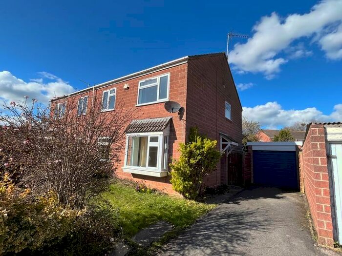 4 Bedroom Semi-Detached House To Rent In Mallory Close, Taunton, TA2