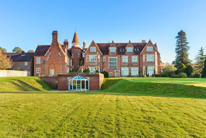 1 Bedroom Flat To Rent In Grenehurst Park, Capel, Dorking RH5