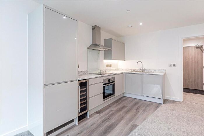 1 Bedroom Apartment To Rent In Strawberry Hill, Newbury, Berkshire, RG14
