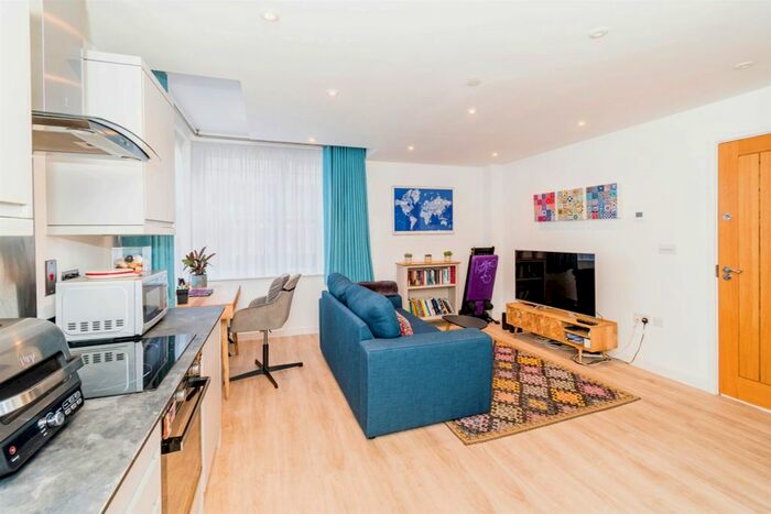 1 Bedroom Flat For Sale In Saxon Gate, Southampton, SO14