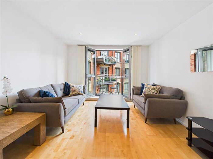 2 Bedroom Apartment To Rent In Number One Fletcher Gate, Adams Walk, Nottingham, NG1